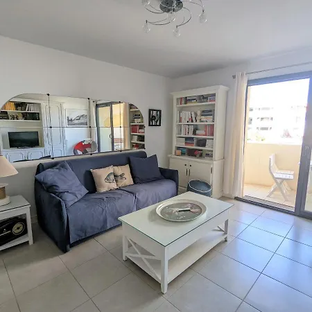 Apartamento Centre - T2 Avec Balcon, Parking Securise, Proche Gare, Commerces Et - Fr-1-420-90 *