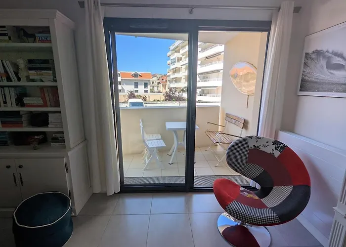 Centre - T2 Avec Balcon, Parking Securise, Proche Gare, Commerces Et - Fr-1-420-90 Apartment