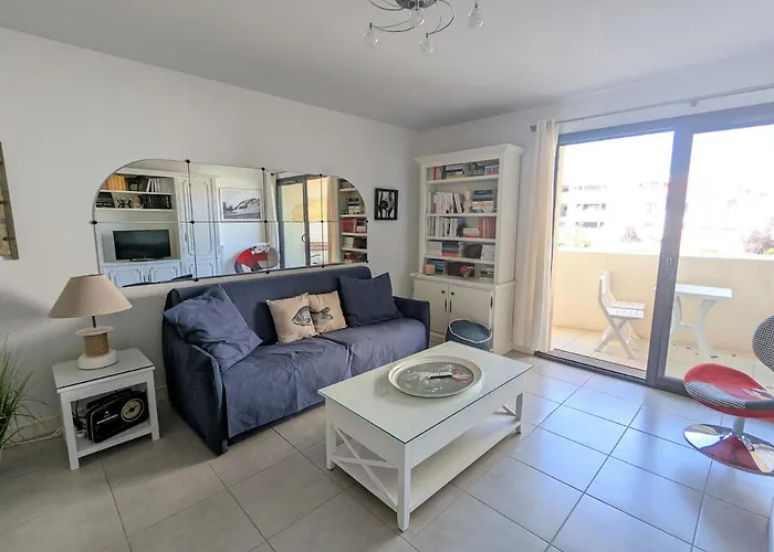 Apartment Centre - T2 Avec Balcon, Parking Securise, Proche Gare, Commerces Et - Fr-1-420-90 *