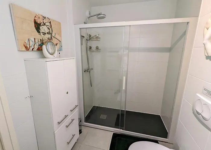 Apartment Centre - T2 Avec Balcon, Parking Securise, Proche Gare, Commerces Et - Fr-1-420-90 *