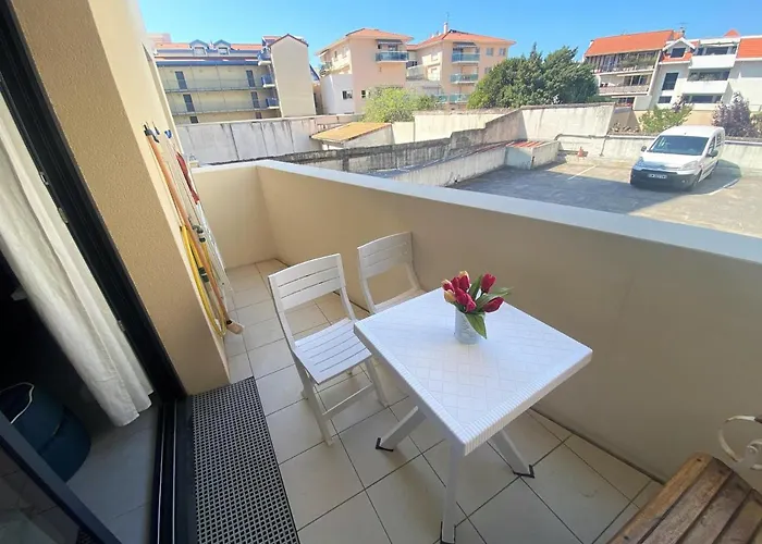 Apartment Centre - T2 Avec Balcon, Parking Securise, Proche Gare, Commerces Et - Fr-1-420-90 *