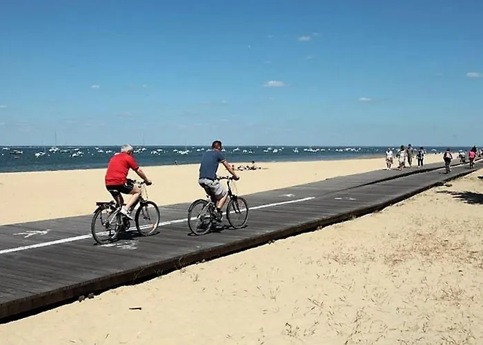 Centre - T2 Avec Balcon, Parking Securise, Proche Gare, Commerces Et - Fr-1-420-90 Apartment Arcachon